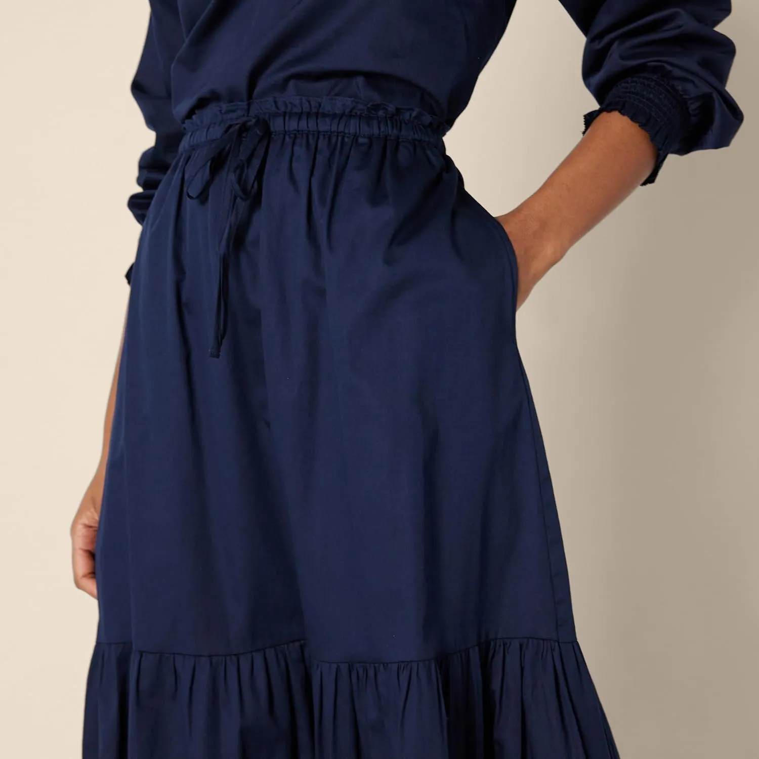 Amazon Essentials Women's Mid-Rise A-line Cotton Sateen Tiered Midi Skirt (Top Sold Separately)