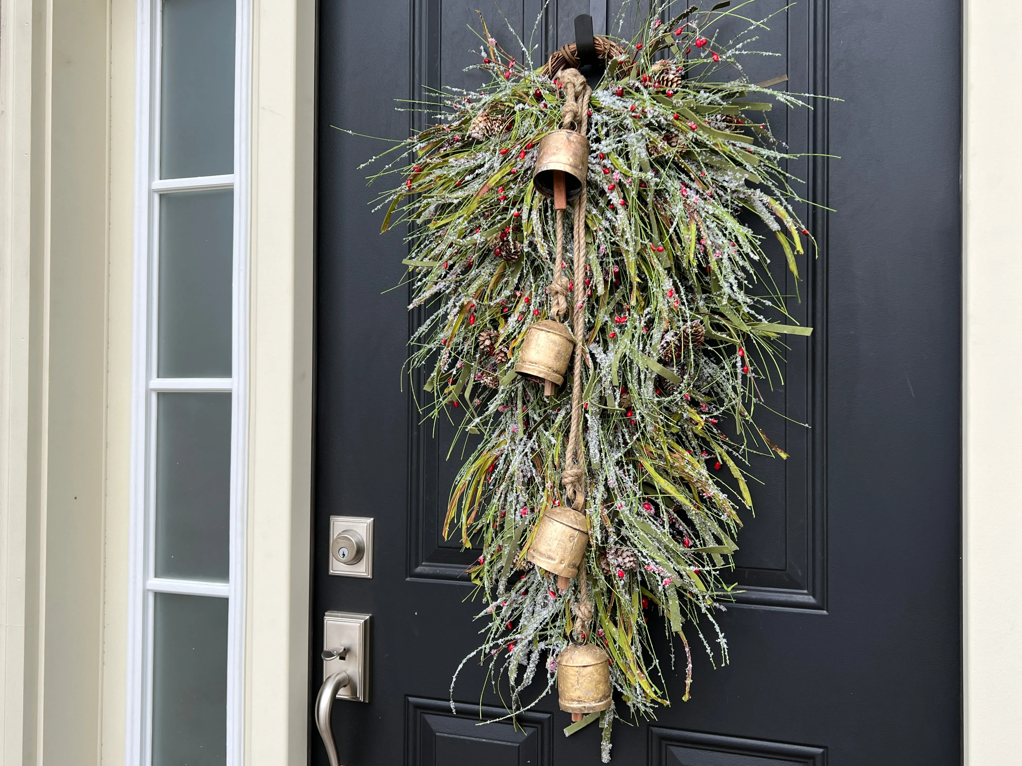 Nostalgic Christmas Teardrop Swag Wreath with Gold Bells