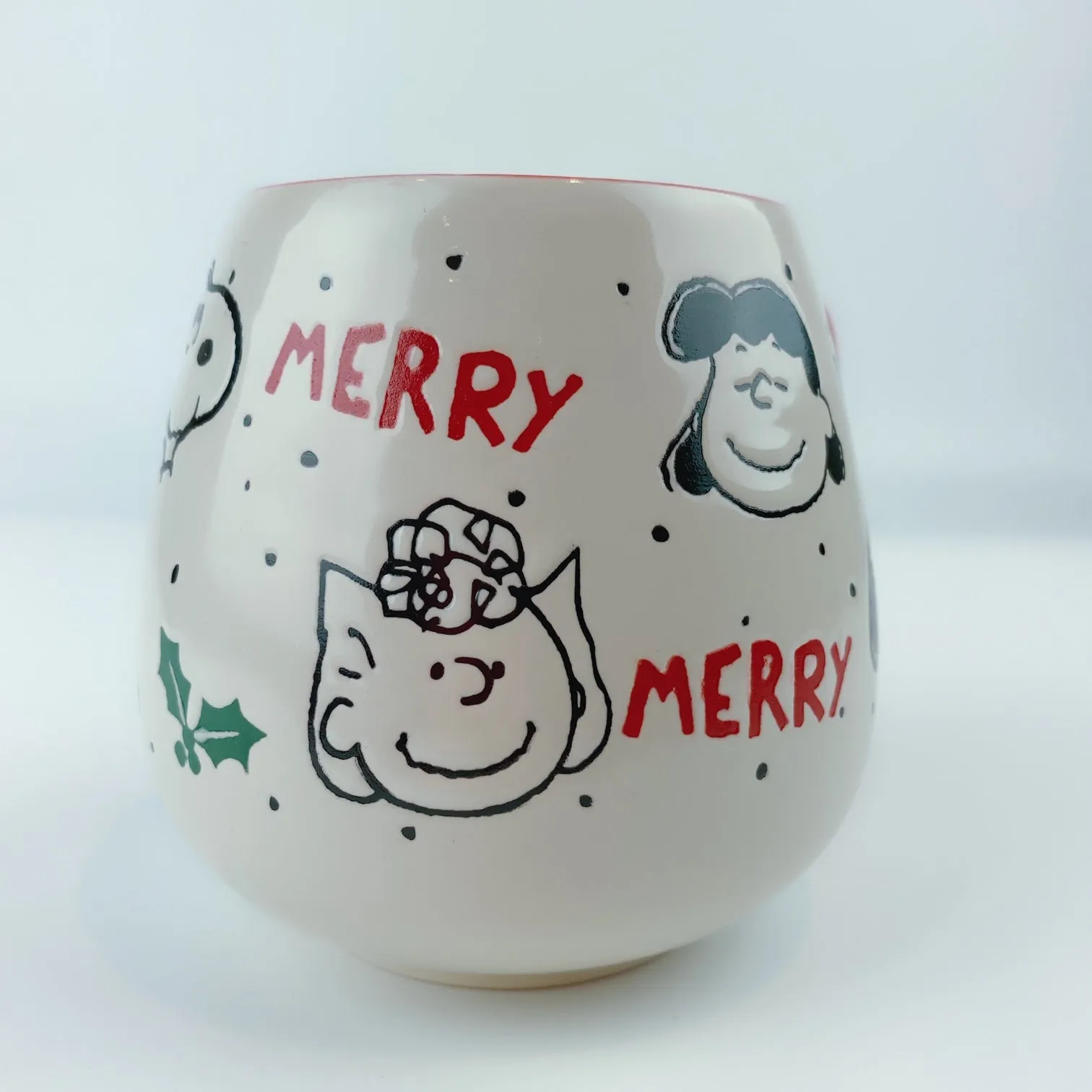 Peanuts Charlie Brown & Friends & Snoopy Ceramic Merry Holly Berry Mug 18 oz