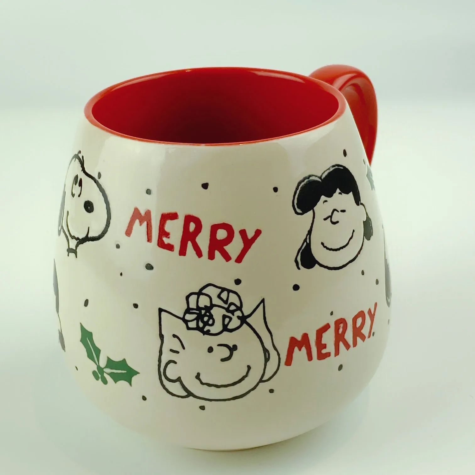 Peanuts Charlie Brown & Friends & Snoopy Ceramic Merry Holly Berry Mug 18 oz