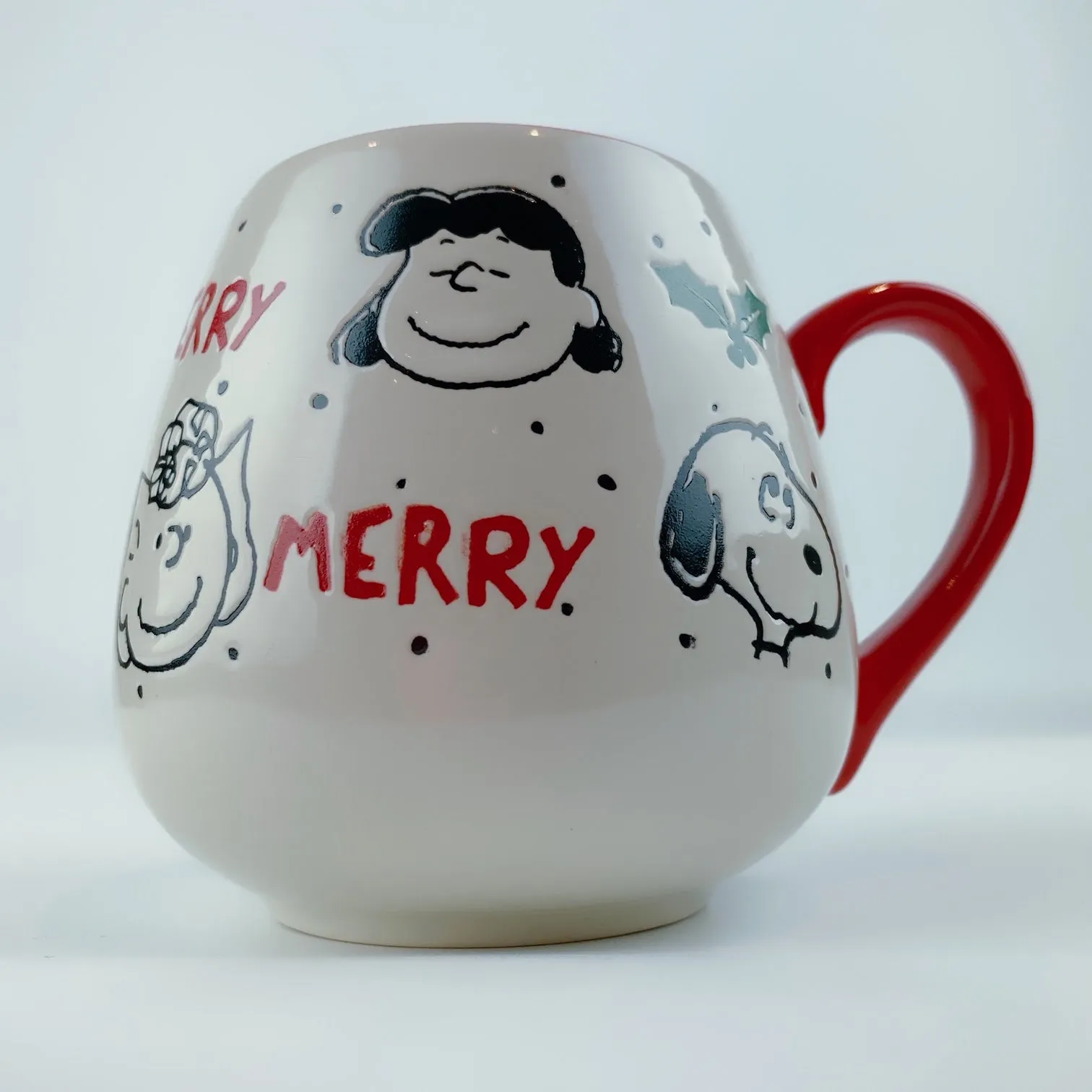 Peanuts Charlie Brown & Friends & Snoopy Ceramic Merry Holly Berry Mug 18 oz
