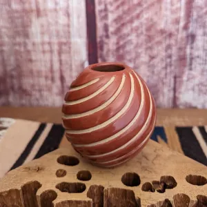 Santa Clara Pueblo "Etched Pot" SWT-POT-1005